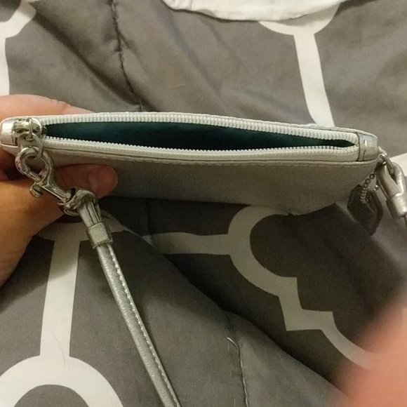 NWOT COACH White and Silver Wristlet - Picture 6 of 8